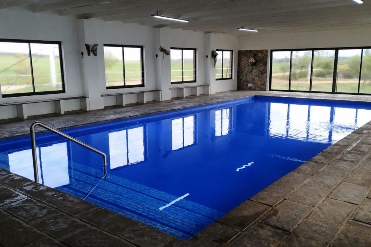 Groot Warmwater Swembad